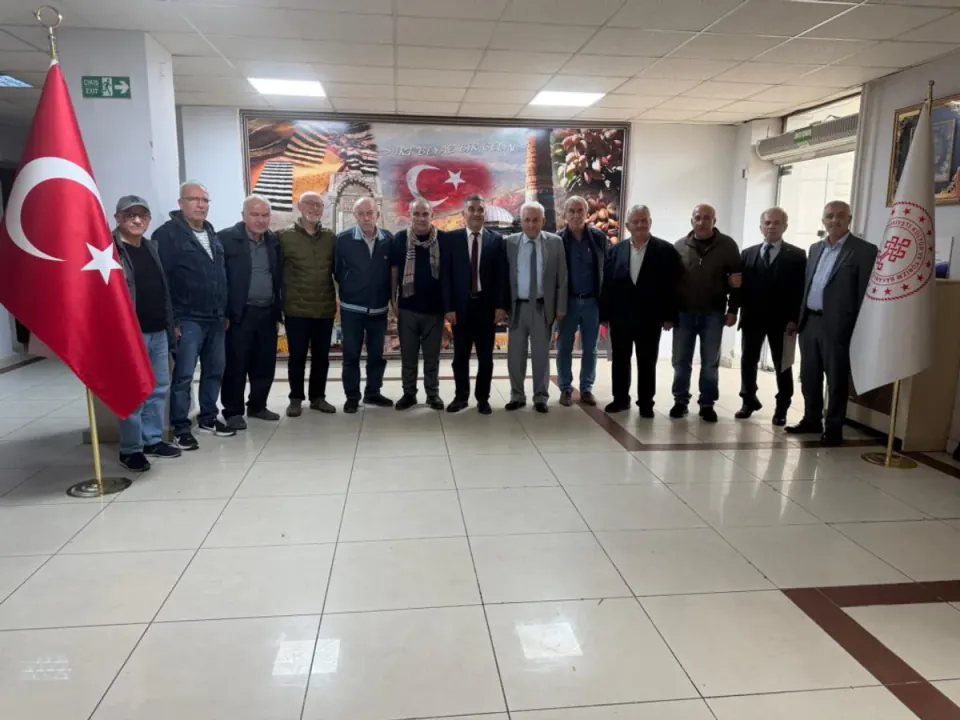 Siirt'te 'Bir İnsan Bin Hikaye' sergisi sahipleri Kültür Elçileri plaketiyle ödüllendirildi görseli