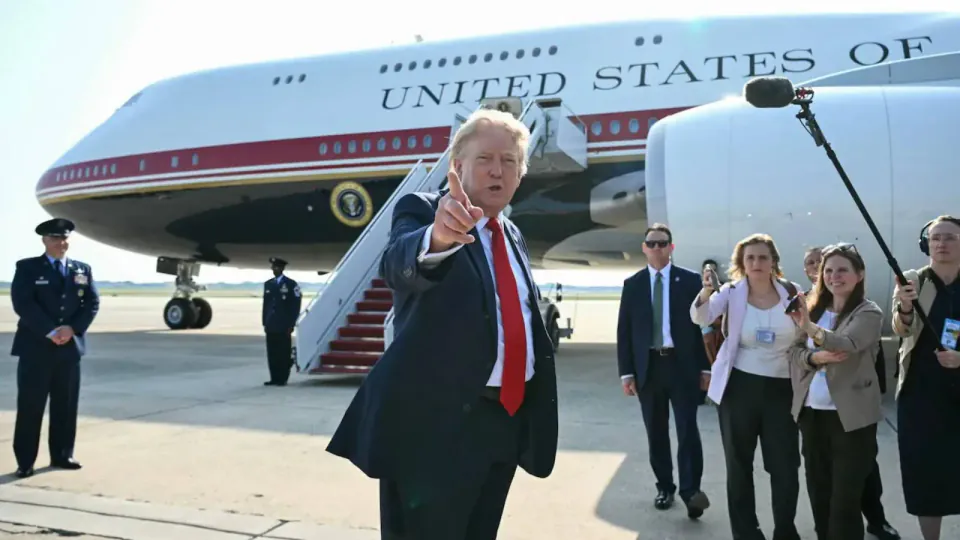 Trump'ın Yeni 'Uçan Beyaz Saray'ı: Katar Hediyesi Air Force One Görevde görseli