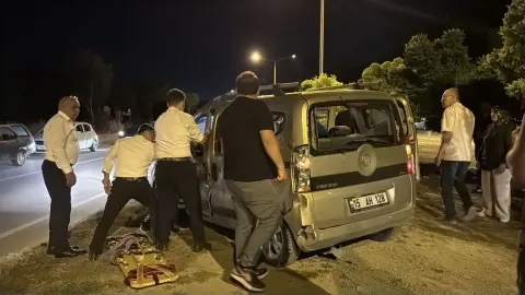 Burdur-Fethiye Karayolunda Kaza: Hafif Ticari Araçla Otobüs Çarpıştı