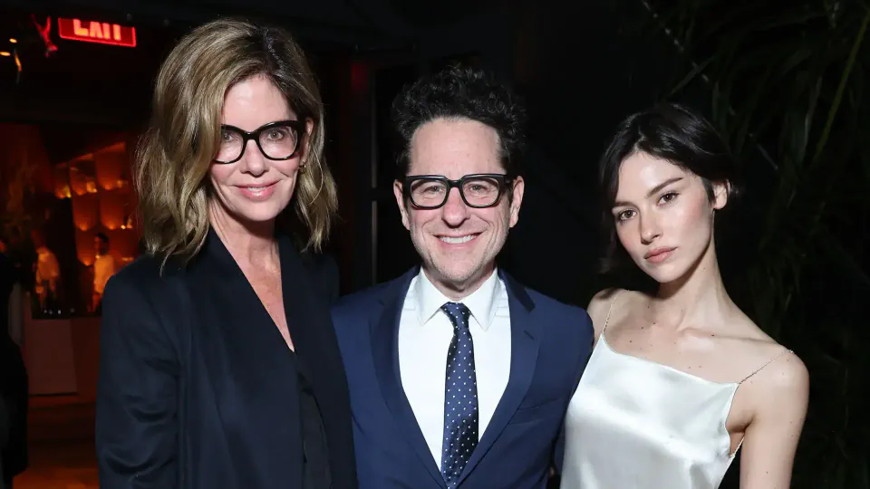 Gracie Abrams'tan Yıllar Sonra Gelen İtiraf: Babası J.J. Abrams ile İlgili Üzücü Detay görseli