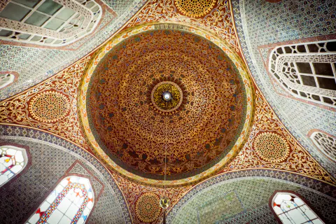 Amsterdam'ın Gizli Hazinesi: İslam Kültür Mirası Rehberi Yayında