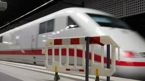 Berlin-Hamburg Tren Hattında Yeni Dönem: Yolculuk Süreleri Kısalıyor Berlin-Hamburg Tren Hattında Yeni Dönem: Yolculuk Süreleri Kısalıyor