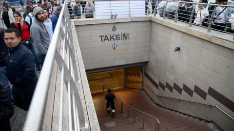 İstanbul Valiliği'nden Kritik Karar: Taksim Metro İstasyonu Kapatıldı