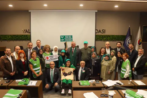 Yalova Belediye Meclisi'nde Serebral Palsi için "Hayata Yeşil Işık Yak" mesajı