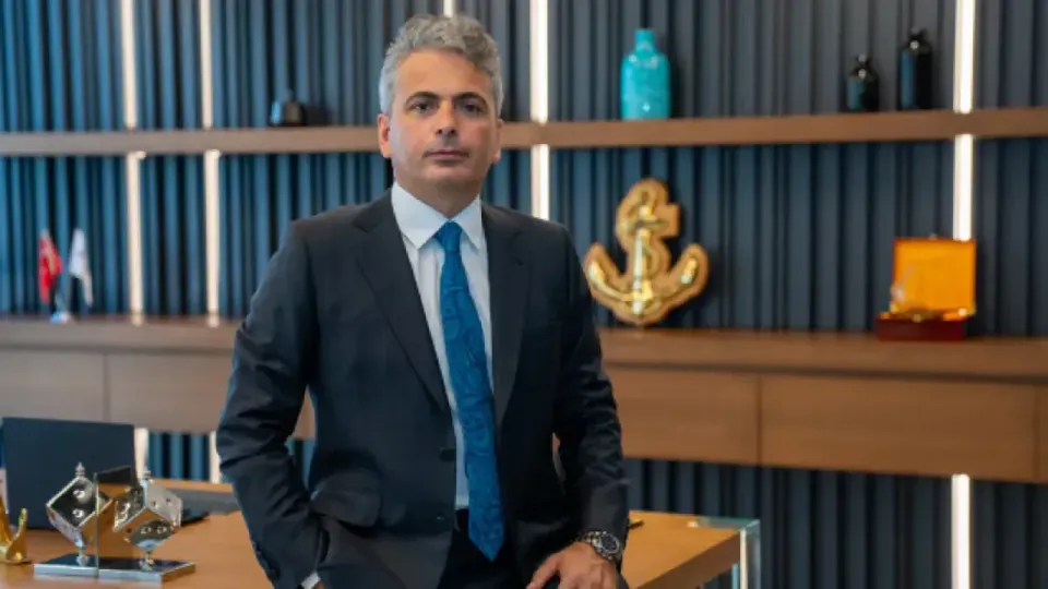 İstanbul'da fon soruşturması: ES Denizcilik Başkanı Erol Demirbaş dahil 20 kişi tutuklandı görseli