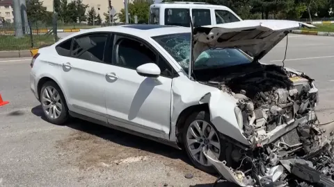 Erzurum'da Otomobil ile İtfaiye Aracı Çarpıştı: 7 Yaralı