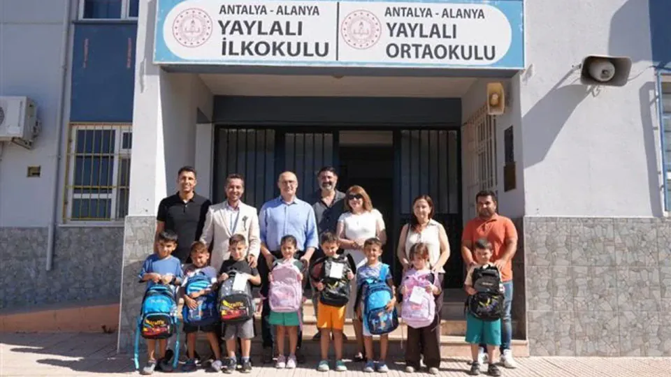 Alanya'da kırsal okullara eğitim paketi dağıtımı başladı: 500 öğrenci desteklendi görseli