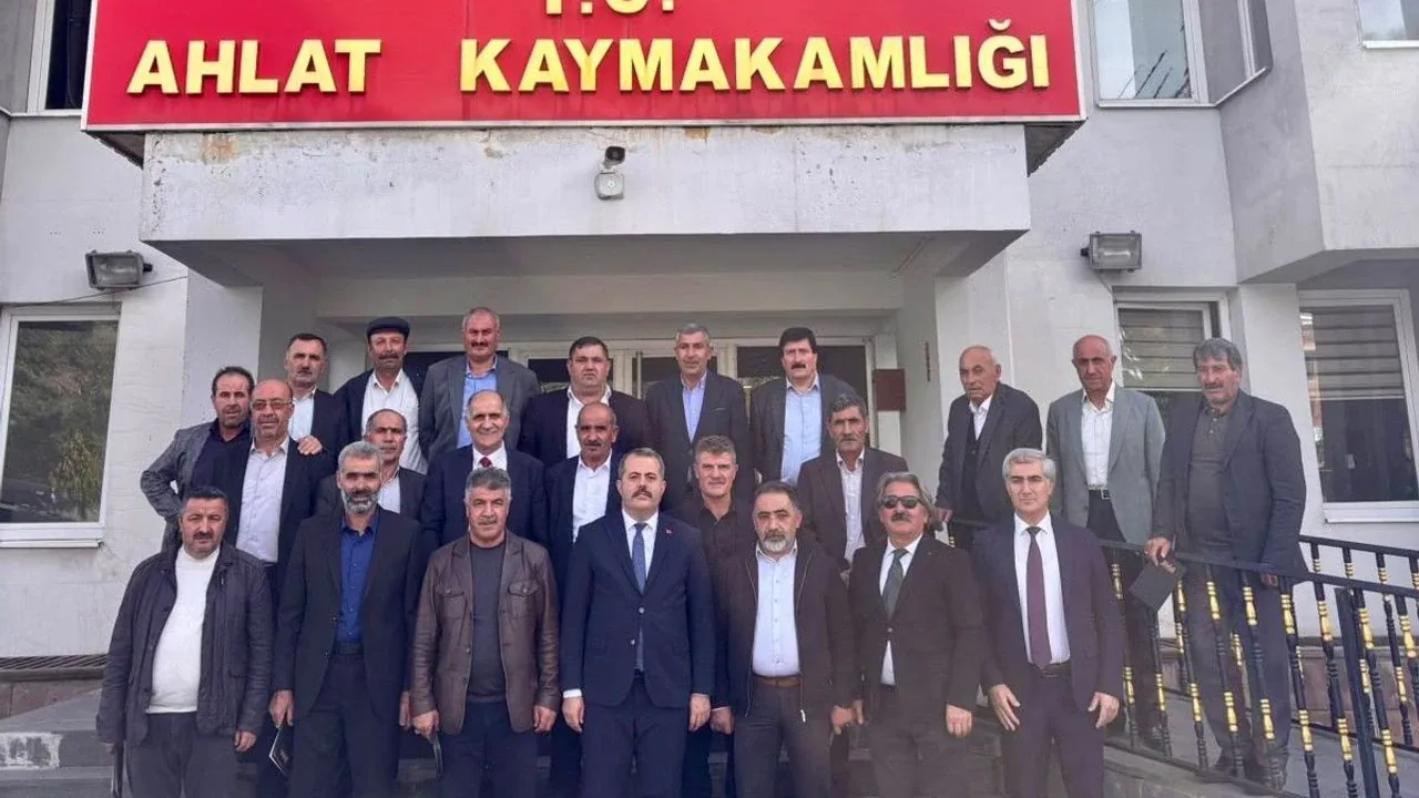 Ahlat’ta 19 Ekim Muhtarlar Günü resmi törenle kutlandı Ahlat’ta 19 Ekim Muhtarlar Günü resmi törenle kutlandı