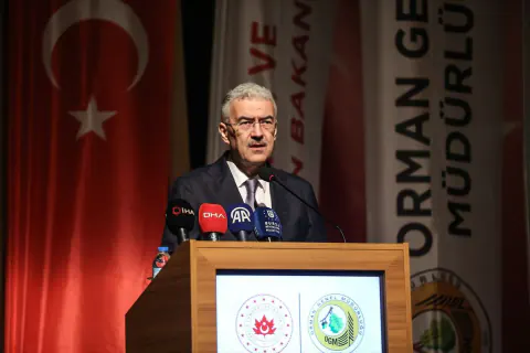 Su Bombardımanı Yapan Uçaklar: Orman Yangınlarıyla Mücadelede Dev Teknoloji