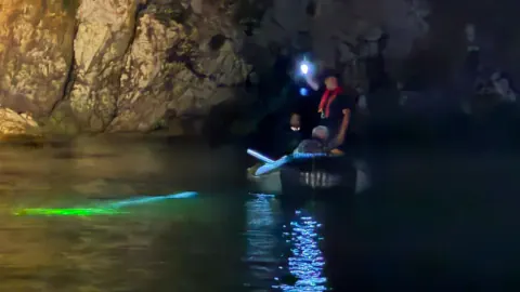 Heybeliada'da Gece Yarısı Kurtarma Operasyonu: Kayalıklarda Mahsur Kalan Adam Tahliye Edildi