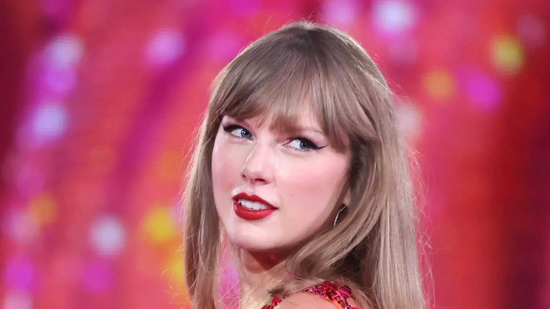 Taylor Swift'in İlk Albümü 20. Yılını Kutluyor: 'Taylor Swift' Nasıl Bir Fenomen Oldu? Taylor Swift'in İlk Albümü 20. Yılını Kutluyor: 'Taylor Swift' Nasıl Bir Fenomen Oldu?