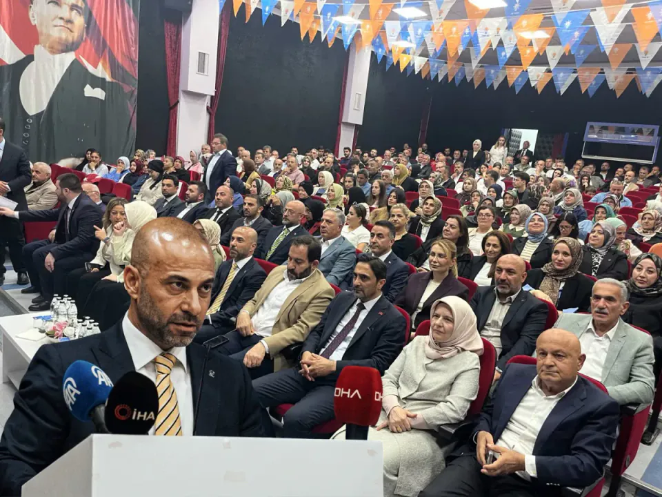 Yalova Siyasetinde 'Kırmızı Plaka' Hedefi: AK Parti'den Çıkartma görseli