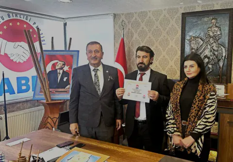 Siyaset Kulisi Hareketli: Anadolu Birliği Partisi'nden CHP İddiası