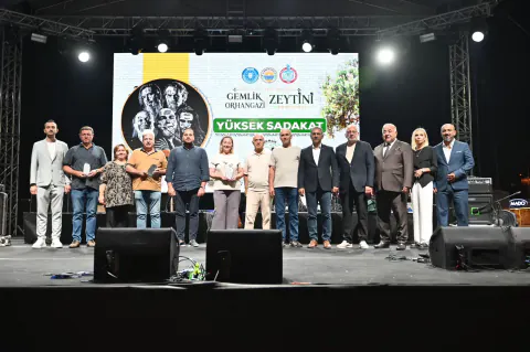 Gemlik Zeytini Festivali'nde rekor açık artırma: Birincilik zeytini 77 bin TL'ye satıldı