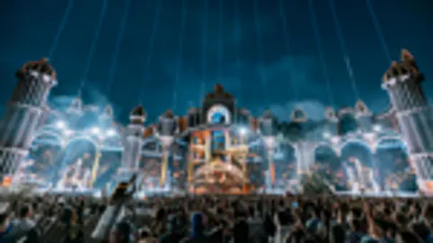 Tomorrowland 2026 Rehberi: Biletler, Tarihler ve Türkiye'den Ulaşım Detayları