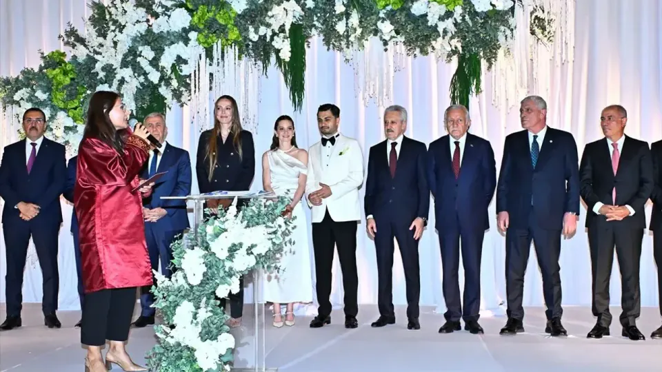 Siyaset ve Spor Dünyası Ankara'da Buluştu: Cem Üstündağ ve Julia Wurm Evlendi görseli