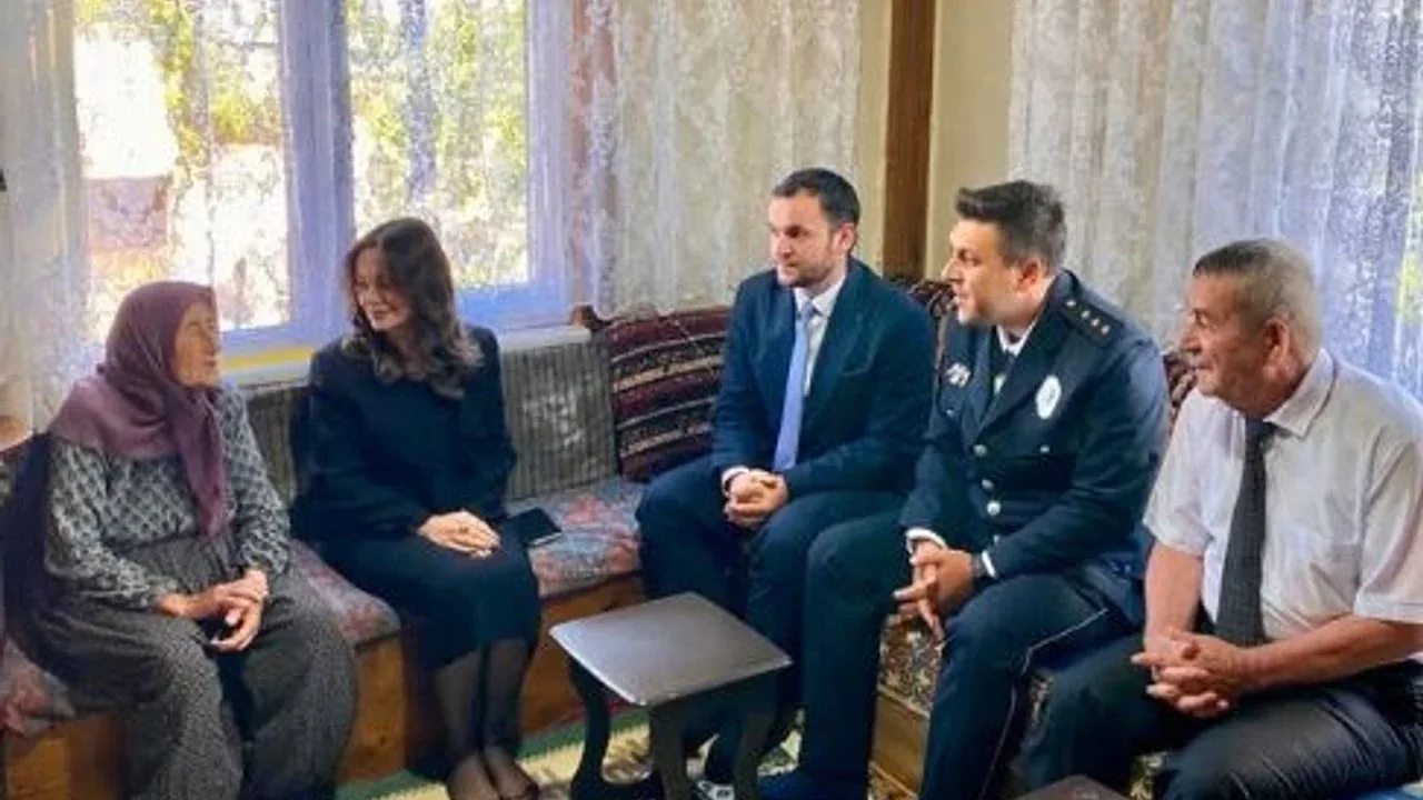 Kaymakam Feyza Yılmaz'dan Göreve Başlama Mesajı: İlk Durak Nadas Köyü Oldu Kaymakam Feyza Yılmaz'dan Göreve Başlama Mesajı: İlk Durak Nadas Köyü Oldu