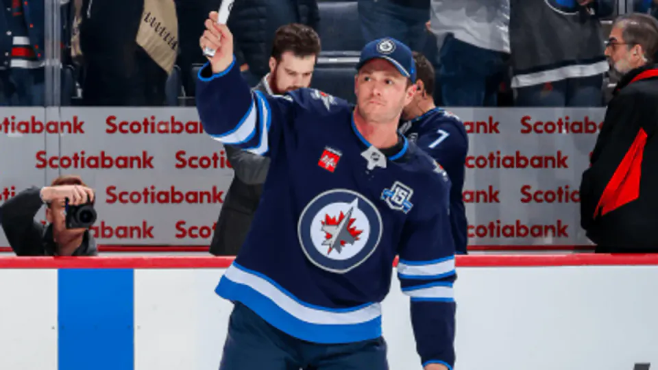 NHL'de Bir Devir Kapandı: 3 Kez Stanley Cup Şampiyonu Jonathan Toews Emekli Oldu görseli