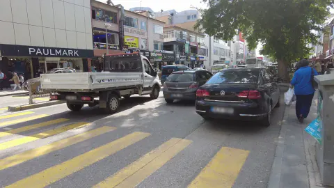 Erzincan Şehir Merkezinde Trafik Kilit: Gurbetçi Akını Yoğunluğu Artırdı