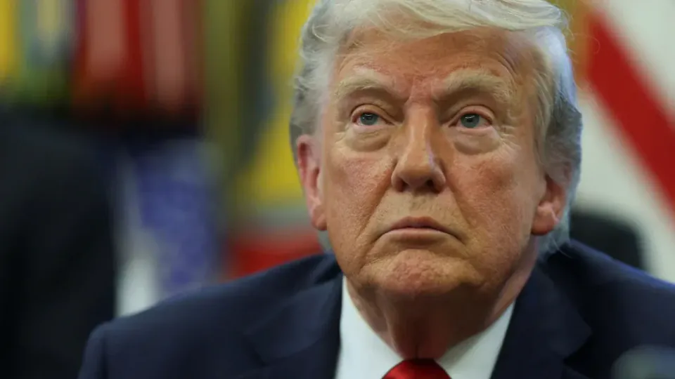 Trump'ın Baskısı Sonuç Verdi: ICE Araç Durdurma Kontrollerini Geri Getiriyor görseli