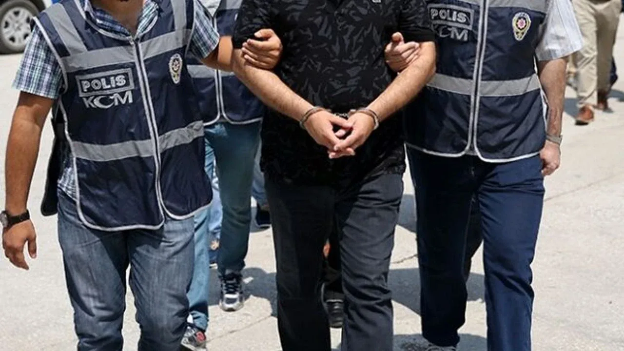 Torbalı'daki silahlı kavgada sıcak gelişme: 3 kişi tutuklandı Torbalı'daki silahlı kavgada sıcak gelişme: 3 kişi tutuklandı