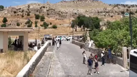Şırnak Mağara Köyü'nde Tarihi Dönüş: Avrupa'dan Gelen Ezidiler Evlerine Dönüyor
