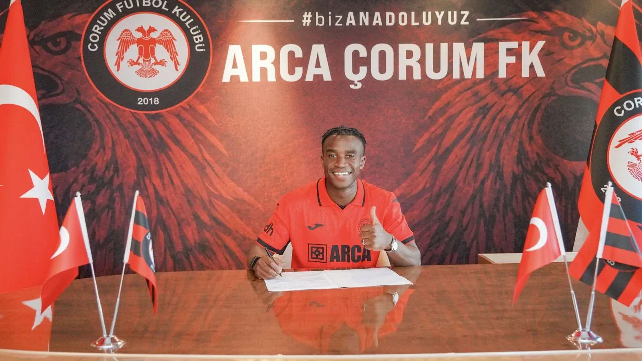 Çorum FK, Dortmund'un rekorlu yıldızı Moukoko'yu kiraladı Çorum FK, Dortmund'un rekorlu yıldızı Moukoko'yu kiraladı