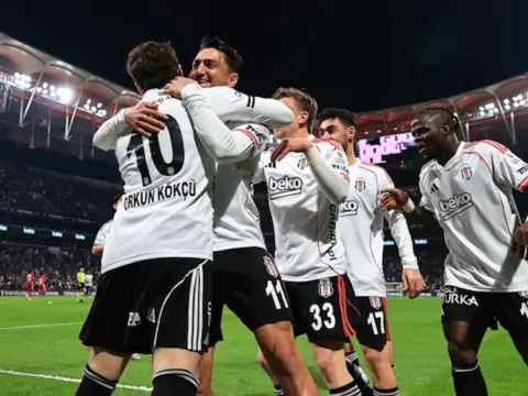 Cengiz Ünder Fenerbahçe'ye Döndü: Beşiktaş'tan Beklenen Karar Gelmedi