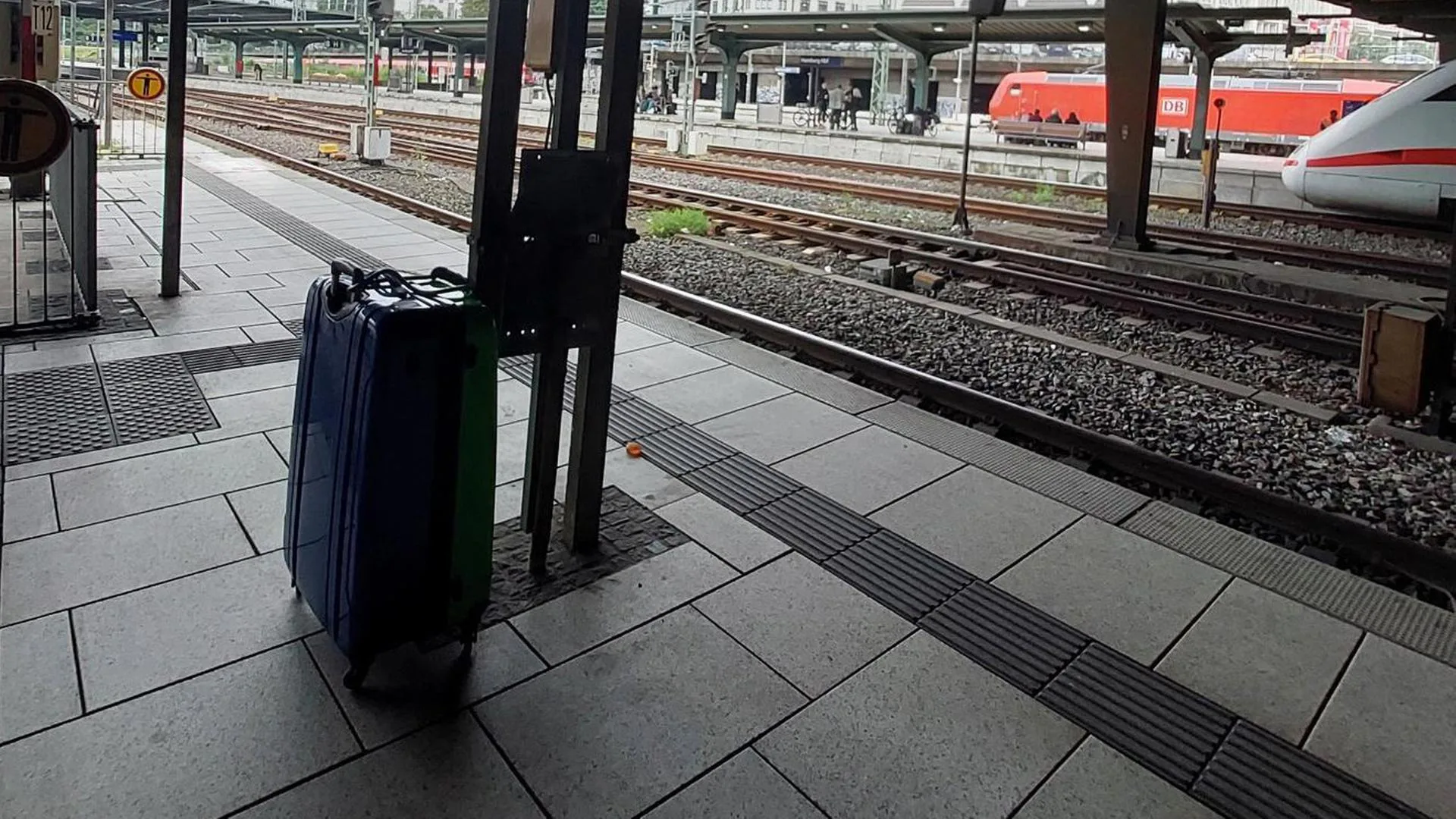 Hamburg Hbf'de şüpheli valiz alarmı: 20 yaşındaki sahibi masrafları ödeyebilir Hamburg Hbf'de şüpheli valiz alarmı: 20 yaşındaki sahibi masrafları ödeyebilir
