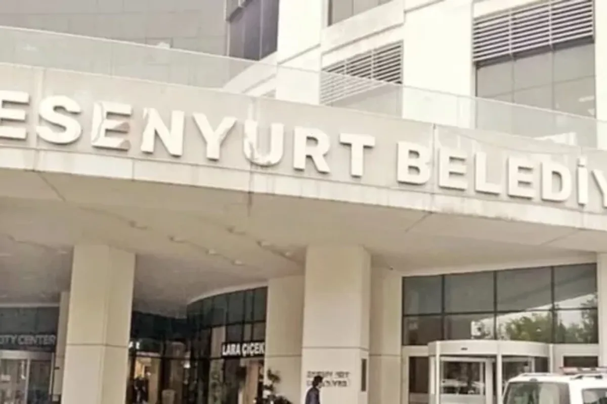 Esenyurt Soruşturmasında 231 Milyonluk Para Trafiği: Ulutaş'ın Evinde 450 Bin Dolar Esenyurt Soruşturmasında 231 Milyonluk Para Trafiği: Ulutaş'ın Evinde 450 Bin Dolar