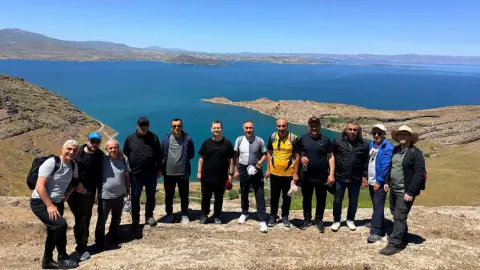 Tatvan Kaymakamı ve Kurum Amirlerinden İncekaya Köyü'nde Doğa Yürüyüşü