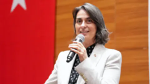Sinem Dedetaş'ın gözaltına alınması siyaset gündemine damga vurdu