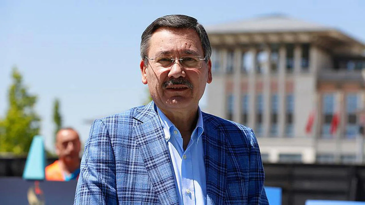 Melih Gökçek'in 1 Lira 3 Kuruşluk Bağışı Yeni Parti Tarafından İade Edildi Melih Gökçek'in 1 Lira 3 Kuruşluk Bağışı Yeni Parti Tarafından İade Edildi