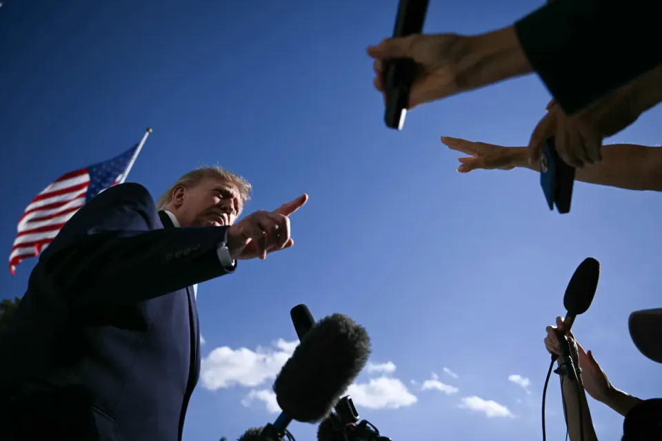 Trump: "Kanada gizli gümrükler uyguluyor, bunu sadece ben biliyorum" görseli