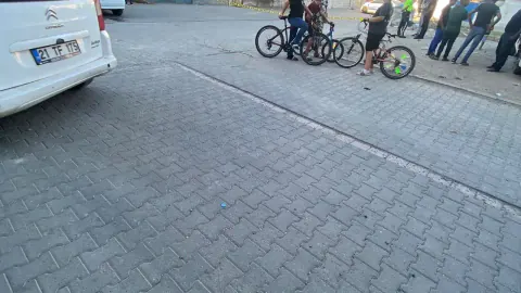 Dumlupınar’da pikap 6 yaşındaki çocuğa çarptı: Ağır yaralı küçük hayatını kaybetti