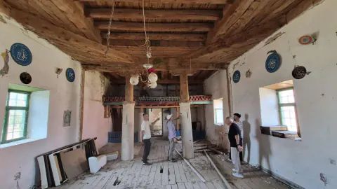 Yozgat'ta 140 Yıllık Tarihi Cami Çöküş Tehlikesiyle Karşı Karşıya: Köylüler Restorasyon İçin Çağrıda Bulundu
