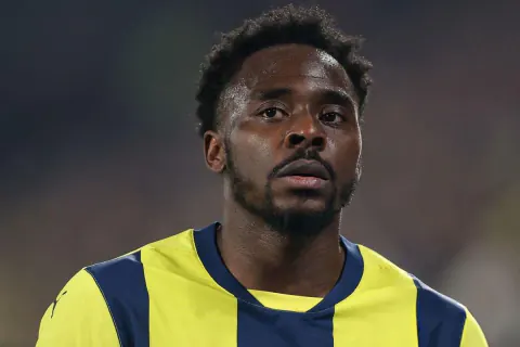 Bright Osayi-Samuel'in Fenerbahçe'deki Geleceği Belirsiz: Ayrılık mı, Devam mı?