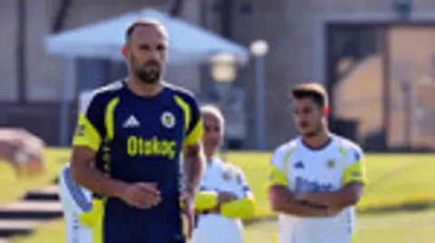 Fenerbahçe'de Vedat Muriqi Şoku: Sağlık Durumu Belli Oldu