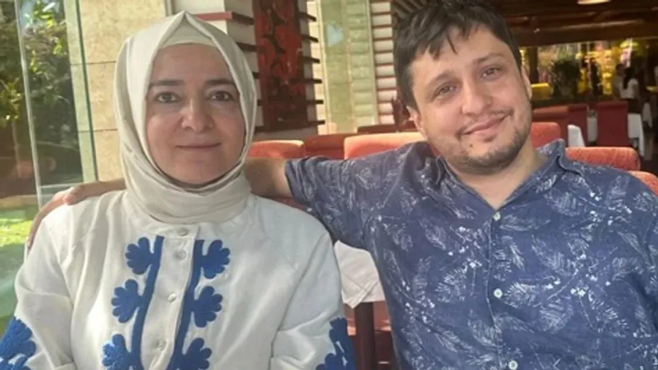 Fatma Betül Sayan Kaya istifa nedenini açıkladı: 'Eşim benim iznim olmadan işlem yaptı' görseli