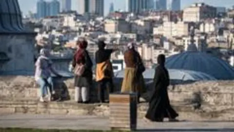 Yusuf Ziya Gümüşel'in Tahliyesi: Dindar Kadınlar Kararı Nasıl Değerlendiriyor?