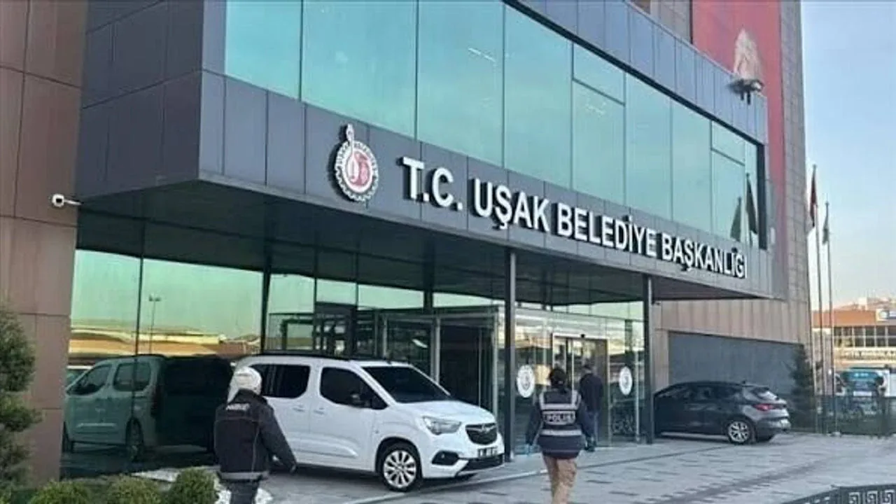 Uşak Belediyesi Soruşturmasında Yeni Gelişme: 9 Şüpheli Tutuklandı Uşak Belediyesi Soruşturmasında Yeni Gelişme: 9 Şüpheli Tutuklandı