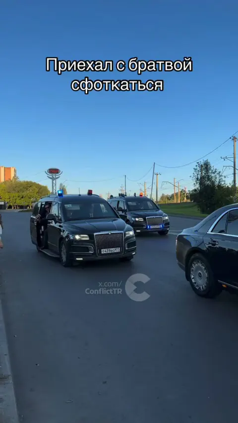 Putin Konvoyu Durdurup Çocuklarla Fotoğraf Çektirdi