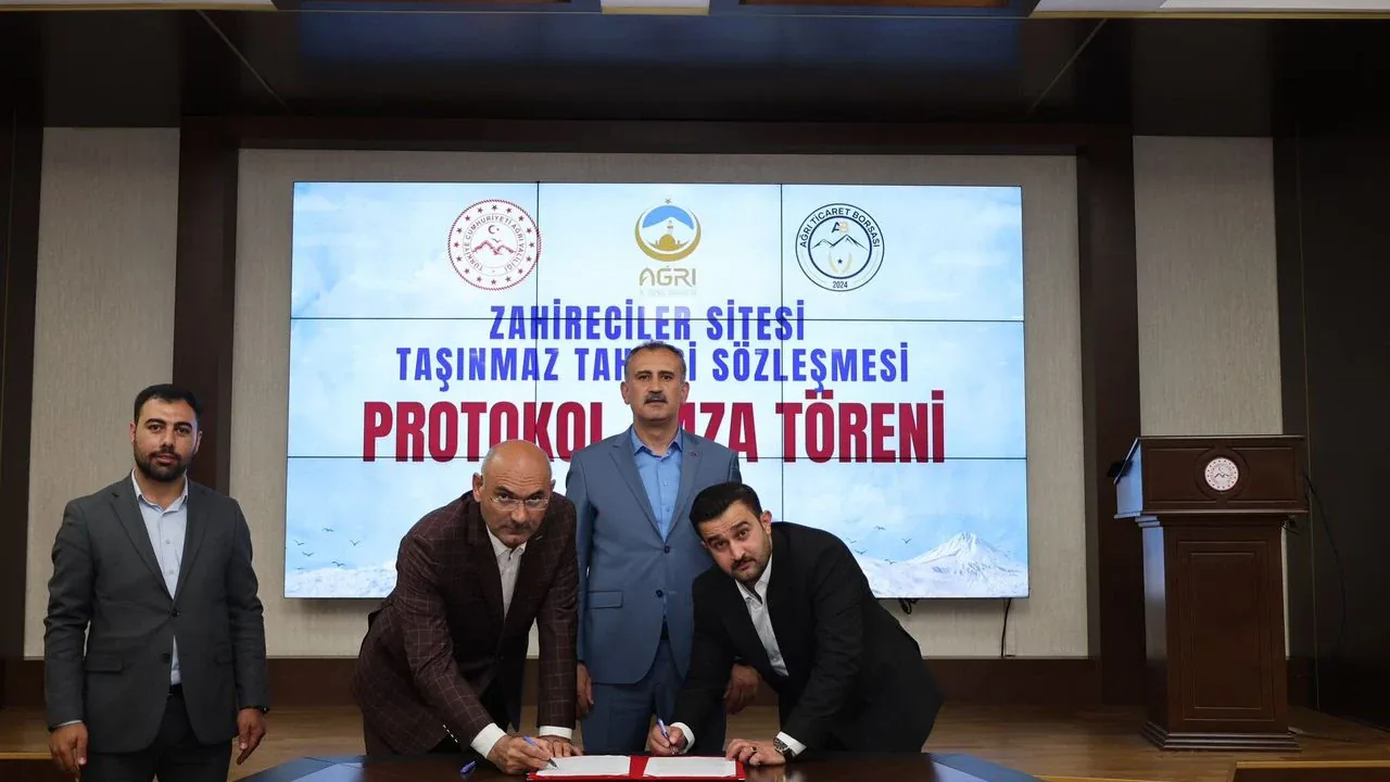 Ağrı'da Tarımsal Ticaret Hamlesi: Zahireciler Sitesi İçin İmzalar Atıldı Ağrı'da Tarımsal Ticaret Hamlesi: Zahireciler Sitesi İçin İmzalar Atıldı