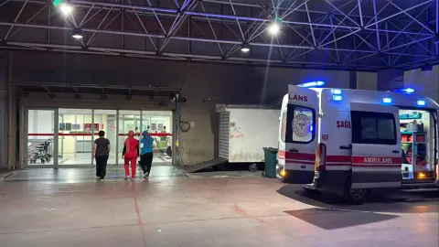 Manisa'da Mevlit Yemeği Zehirlenmesi: 19 Kişi Hastaneye Kaldırıldı