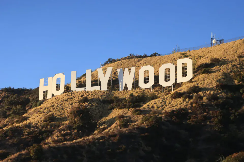 Elliot Page: Kimlik İnşası ve Hollywood'da Temsiliyetin Dönüşümü görseli