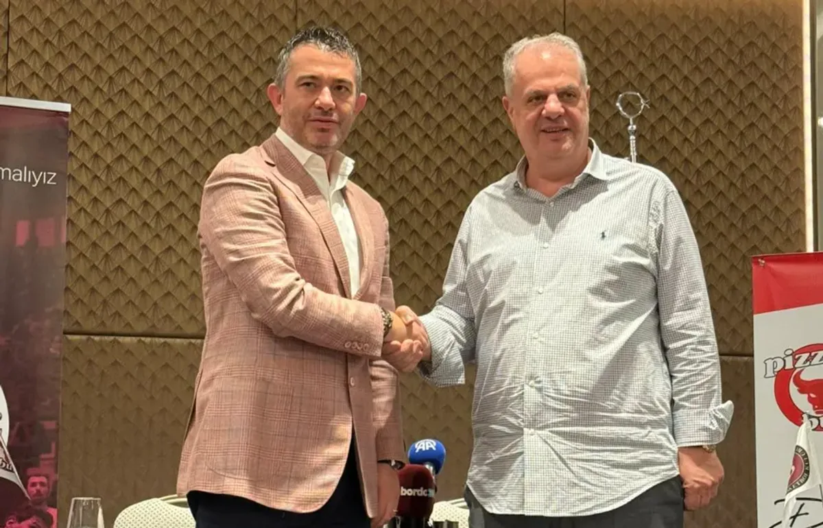 Bordo Basketbol'un Yeni İsim Sponsoru Pizzabulls Oldu Bordo Basketbol'un Yeni İsim Sponsoru Pizzabulls Oldu