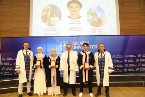ASÜ Fen-Edebiyat Fakültesi'nde Mezuniyet Gururu: Gençler Diplomalarını Aldı