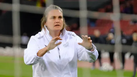 Nadine Angerer'den Manuel Neuer'e Dünya Kupası Eleştirisi