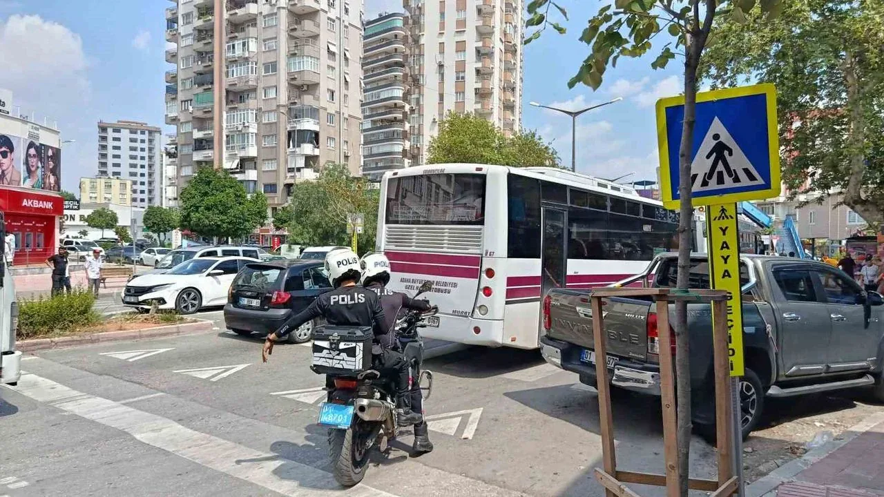 Adana'da Yaya Geçidinde Faci: 23 Yaşındaki Genç Kadın Hayatını Kaybetti Adana'da Yaya Geçidinde Faci: 23 Yaşındaki Genç Kadın Hayatını Kaybetti