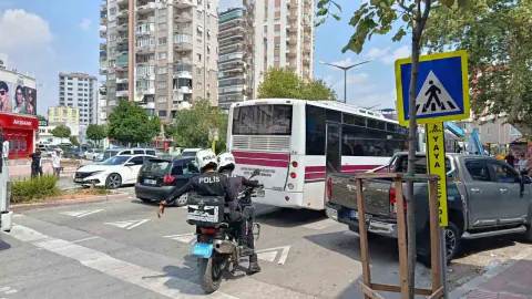 Adana'da Yaya Geçidinde Faci: 23 Yaşındaki Genç Kadın Hayatını Kaybetti